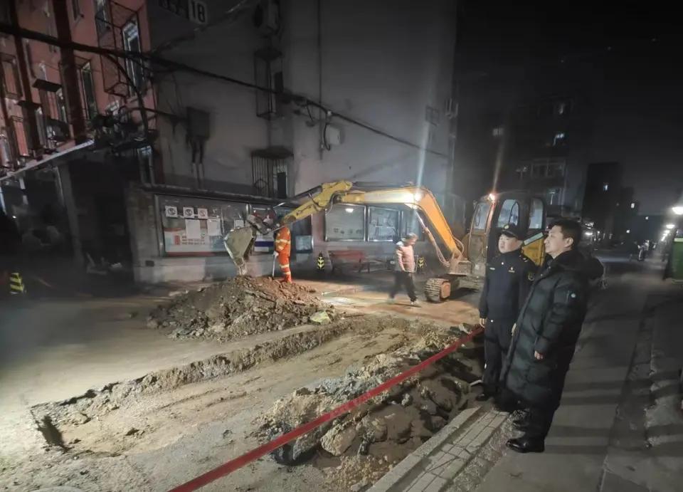 赔10万！海淀住户乱改燃气搞乌龙，560户邻居两天没火做饭北京海淀圆明园西路