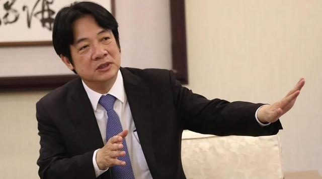 赖清德公开摊牌，这回省事了。最值得盯住的，不是赖清德又说了一遍“拒绝统一”，而