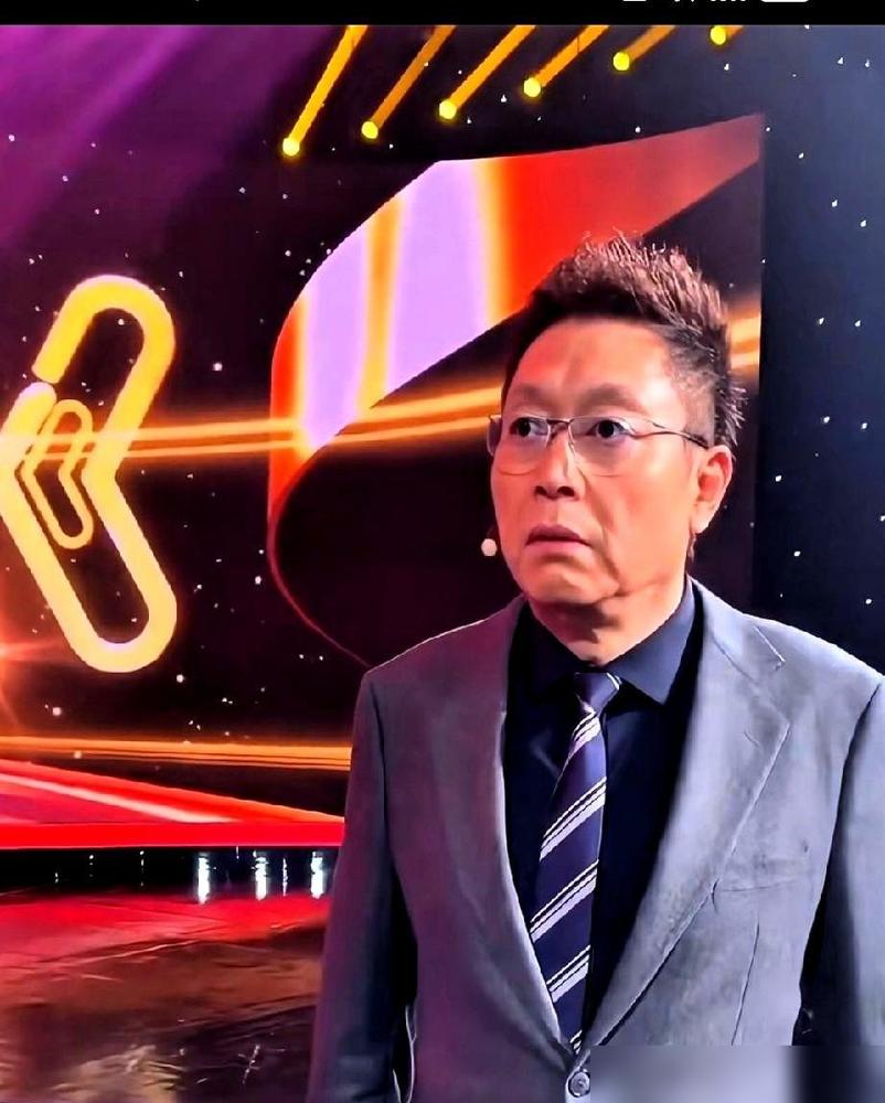 央视传奇王为念，66岁了还在地方台熬着，可他万万没想到，连老搭档管彤都开始“嫌弃