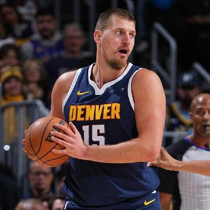 约基奇谈抱怨裁判：“这是我今年的新目标。我不会再那么紧张，也不再对裁判大吼大叫