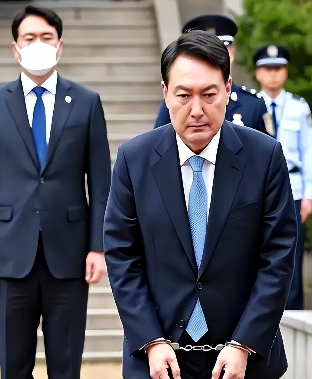 尹锡悦被判无期！韩国总统魔咒再应验，青瓦台风水真的有毒？刚上任不久的尹锡悦