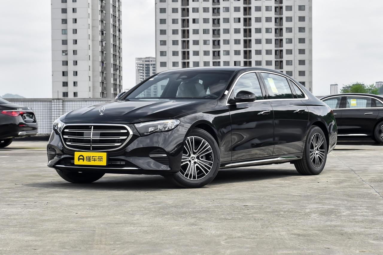 奔驰E级价格跳水，E300L豪华落地44万起，月销冲到1.4万台奔驰E级这