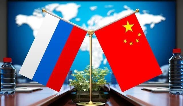 中俄之间未来难免一战，之所以至今风平浪静，不是因为双方情比金坚，而是俄罗斯比谁都