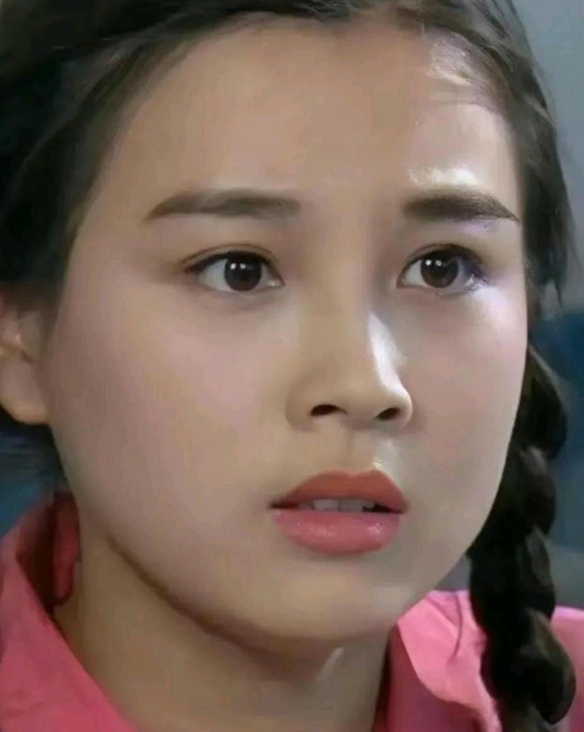 大家还记得这位女演员吗她今年56岁，土生土长辽宁人，毕业于吉林艺术学院。她明眸