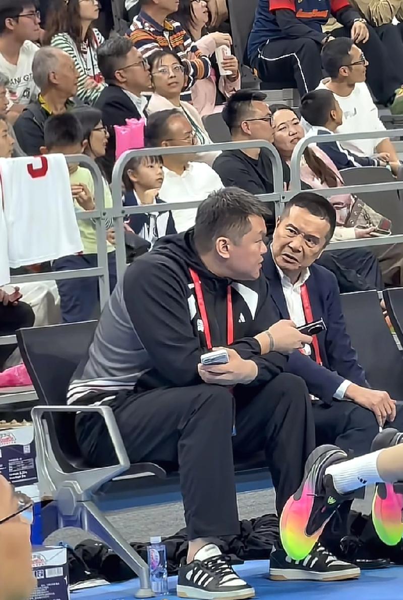 广东球迷都说宏远即将有大事发生，不知道是因为萨姆纳，还是王浩然和王睿泽，甚至夏振