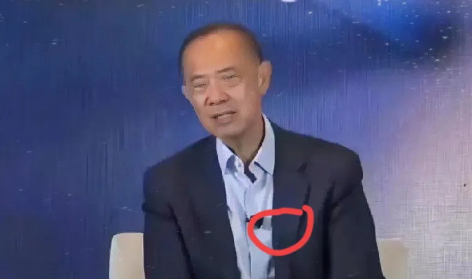 中国为啥要准备打仗？美国现在这操作太气人了！加税两百多，