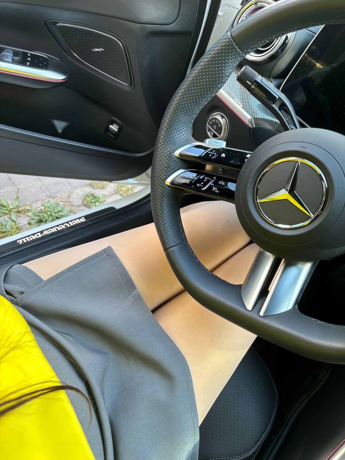 其实很多小姐姐都绕不开奔驰车，一小姐姐咨询因为是第一次买车，想买奔驰或电车有些纠
