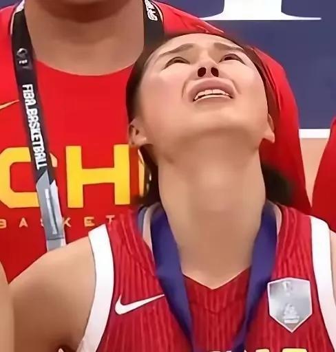 最悲情最不甘最无助最无奈最留恋我们大家都喜欢的女篮姑娘王思雨你以后