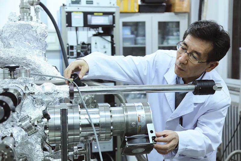 2026年诺贝尔物理学奖刚刚揭晓，中国科学家薛其坤院士遗憾落选。获奖者是美国人弗朗西斯·哈尔岑，他靠