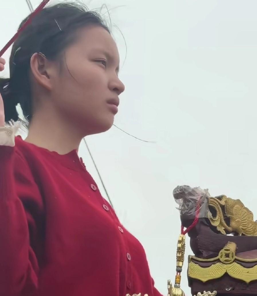 妈祖选的人不说一声就被换，这不是开玩笑吗，今年妈祖很不开心，因为妈祖需要尊重的，