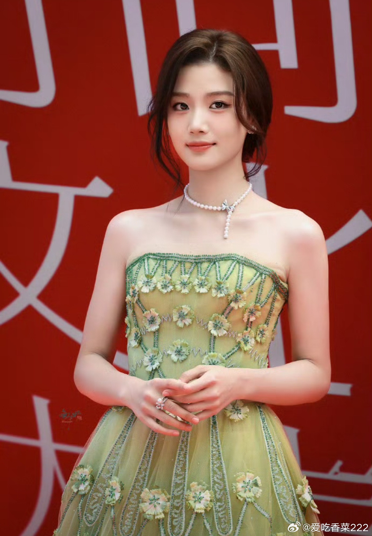瘦下来的卢昱晓卢昱晓真的好适合这种清新的妆造和造型卢昱晓的状态越来越好了又美