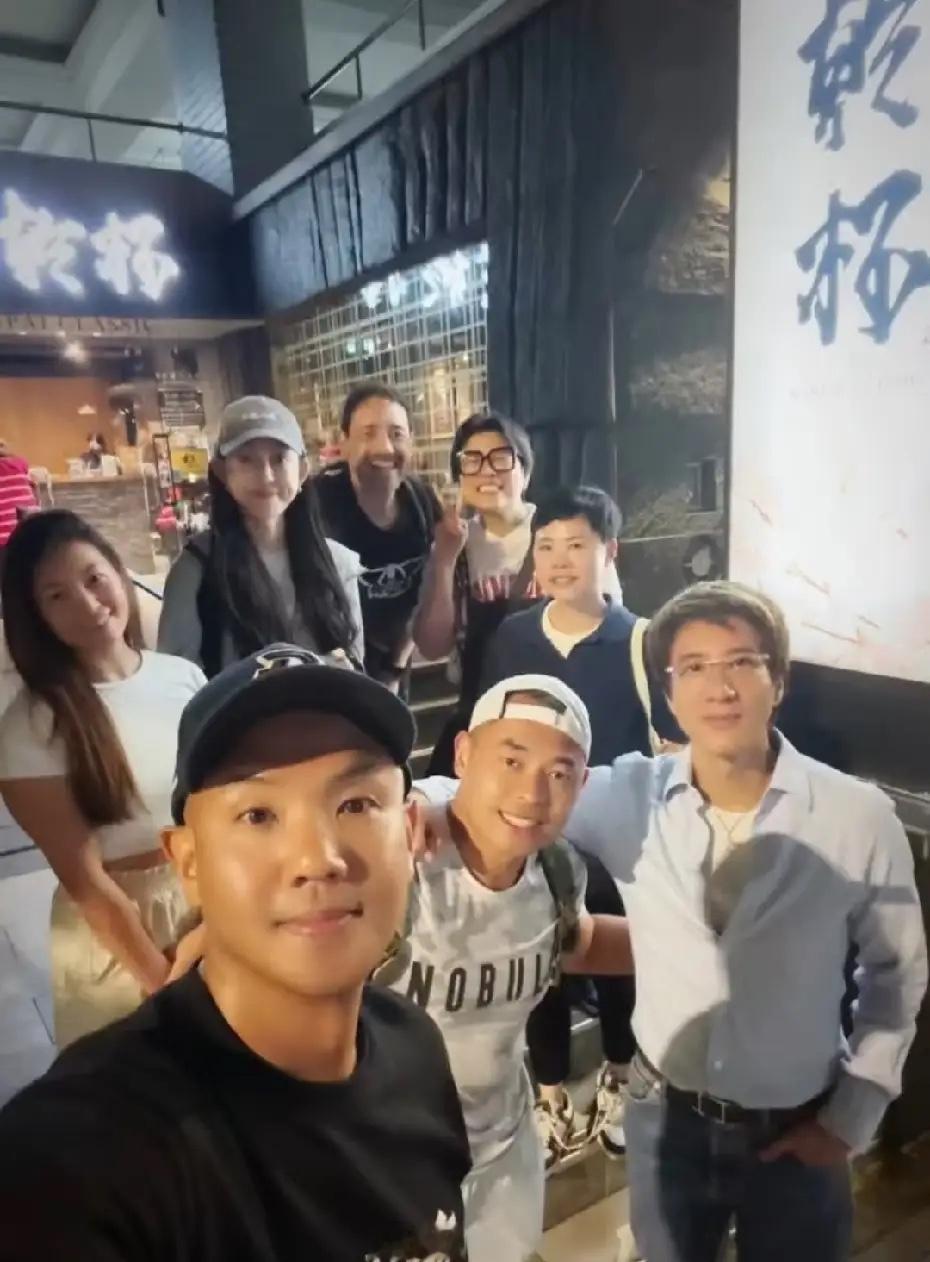 王力宏现身台北，和陈建州范玮琪聚餐，这两口子，很会做人，她们不仅和王力宏关系好，