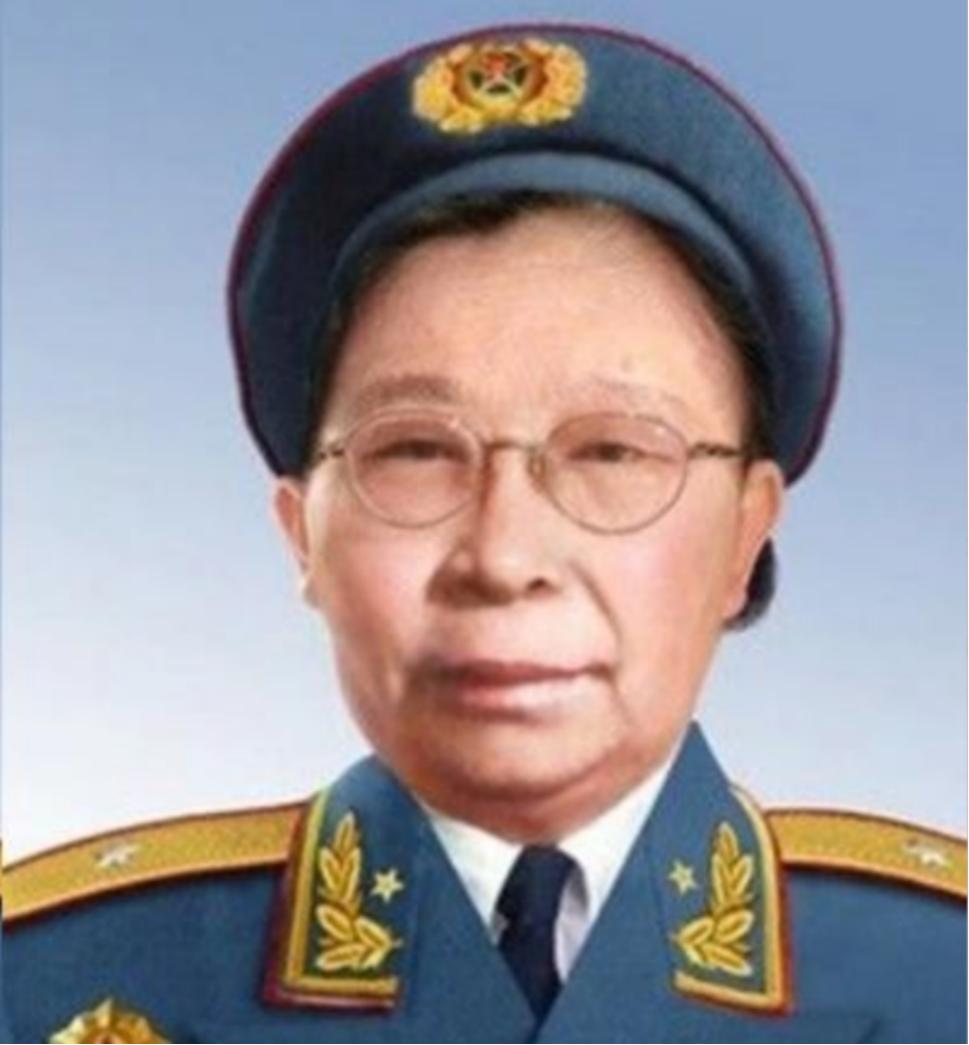 1955年，开国女将李贞探亲时碰上了曾经家暴她的前夫古老三，吓得他整天心惊胆战。