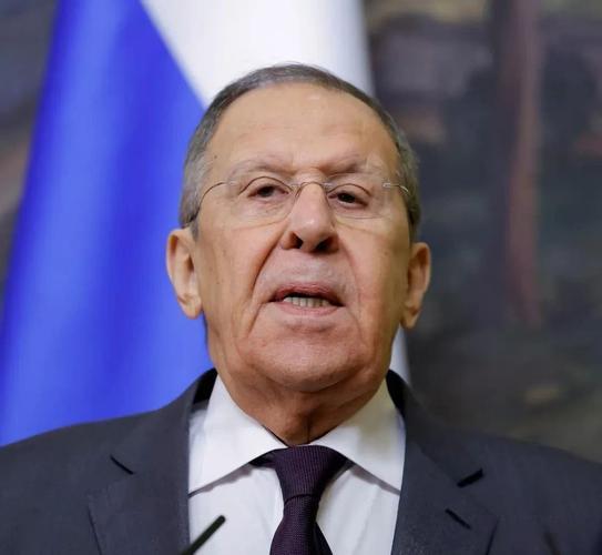 一封公开的“战书”？俄官宣对伊军援，萨德被炸真相直指美军最大软肋。夜幕笼