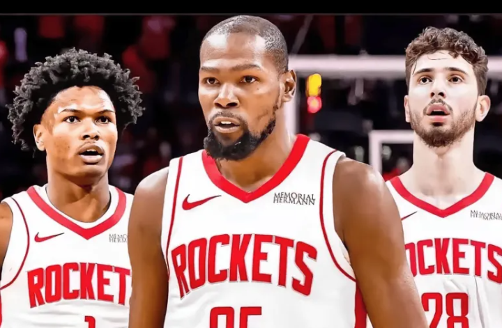 NBA常规赛，火箭主场以117-98战胜太阳。赛后，火箭跟队记者在个人社媒晒出