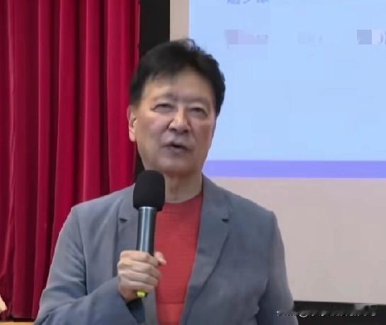 赵少康真是恶习不改，果然跳出来捣乱了，而且说的话和民进党如出一辙，难道他真的是民