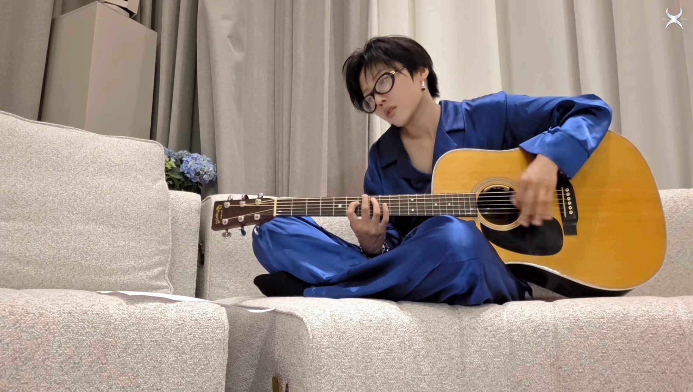 好舒服…这视角看这孩儿是不是跟吉他差不多大了！