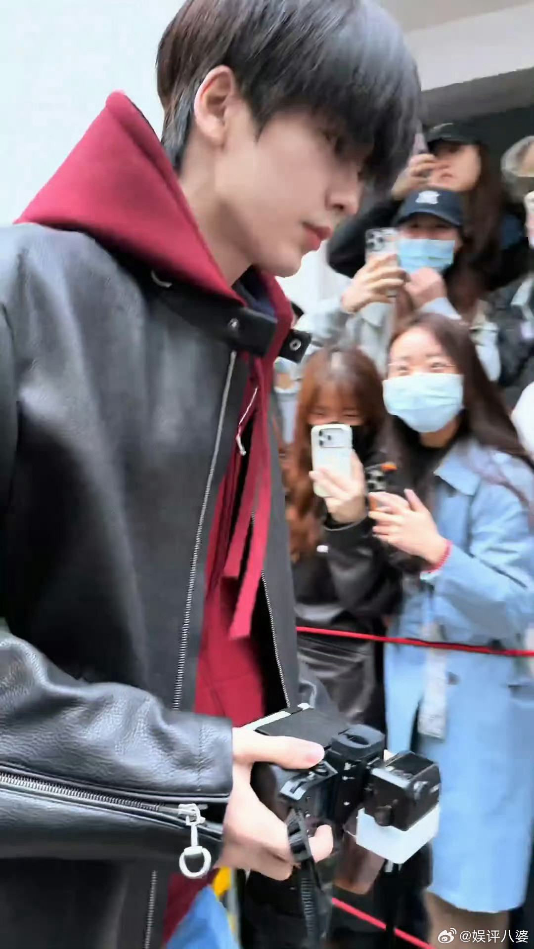 救命!张凌赫这素颜状态也太能打了吧!完全没在怕的纯露脸，干净清爽自带松弛少年感，