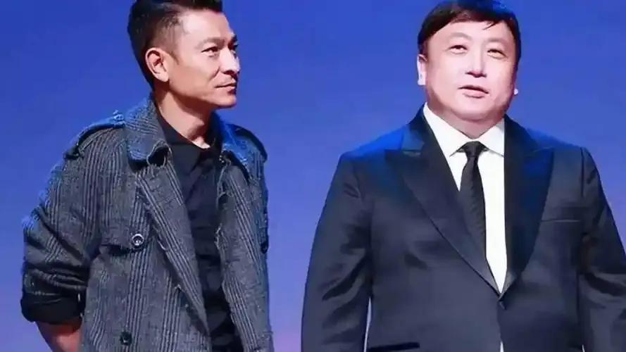 刘德华长红秘诀曝光！王晶：他吃饭像在“嗑药”！都说娱乐圈是吃“青春饭”的，可63