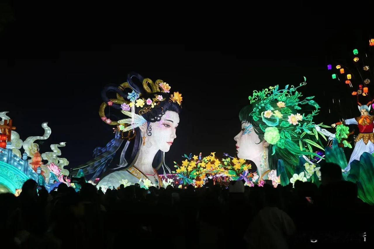 今年春节，旅游过年挺火的，很多人除夕到家，过了大年初一，初二基本上就出去玩了，说