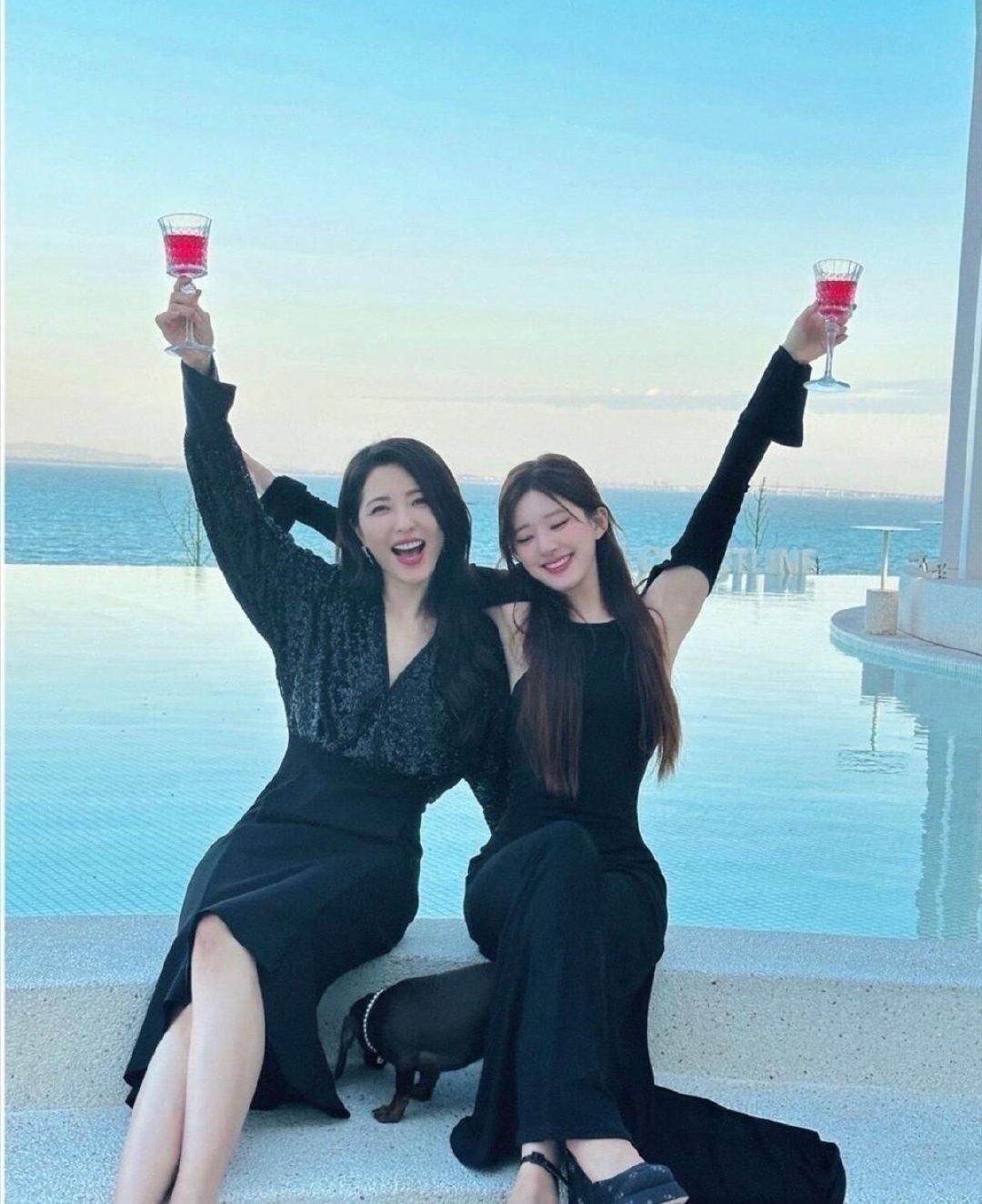 曾黎和赵露思大概是最高端的母女花了吧！​