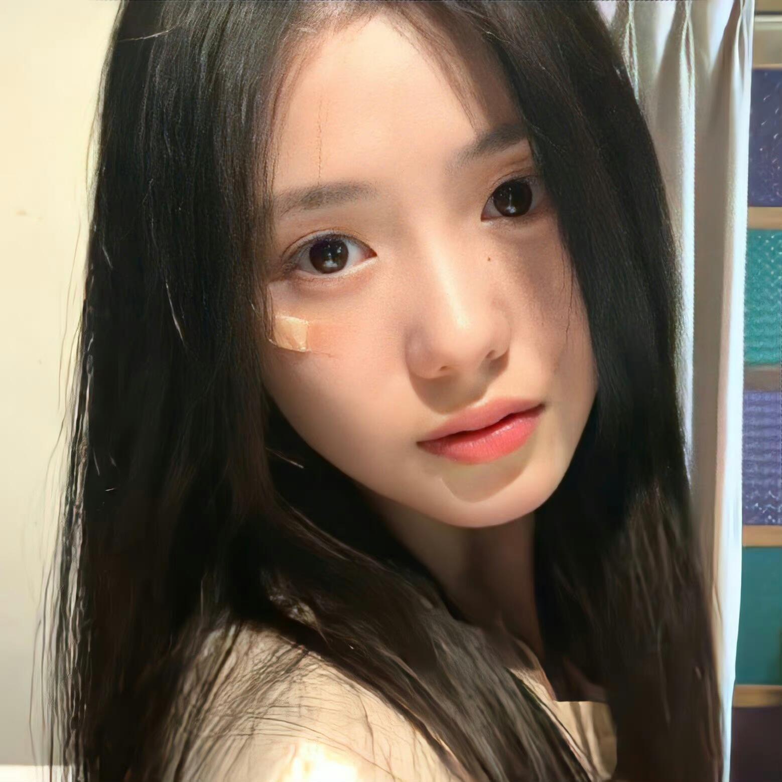 𝙎𝙃𝘼𝙍𝙀-头像背景图搭配刘浩存｜微信头像｜氛围感｜审美积累｜女生头像