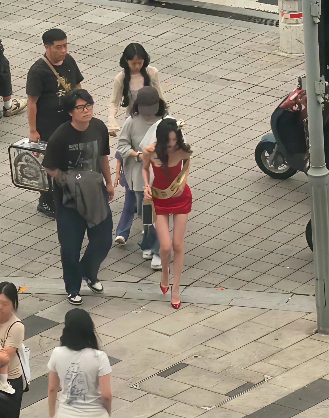 瘦到这种程度才刚刚上镜！