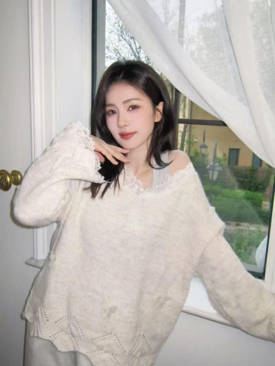 白鹿露肩毛衣白鹿蕾丝花边毛衣白鹿蕾丝花边造型毛衣，好美，行行行