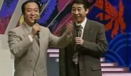 2001年，牛群要去蒙城当副县长，冯巩劝他:“相声有什么不好，非要跑去当官？”没