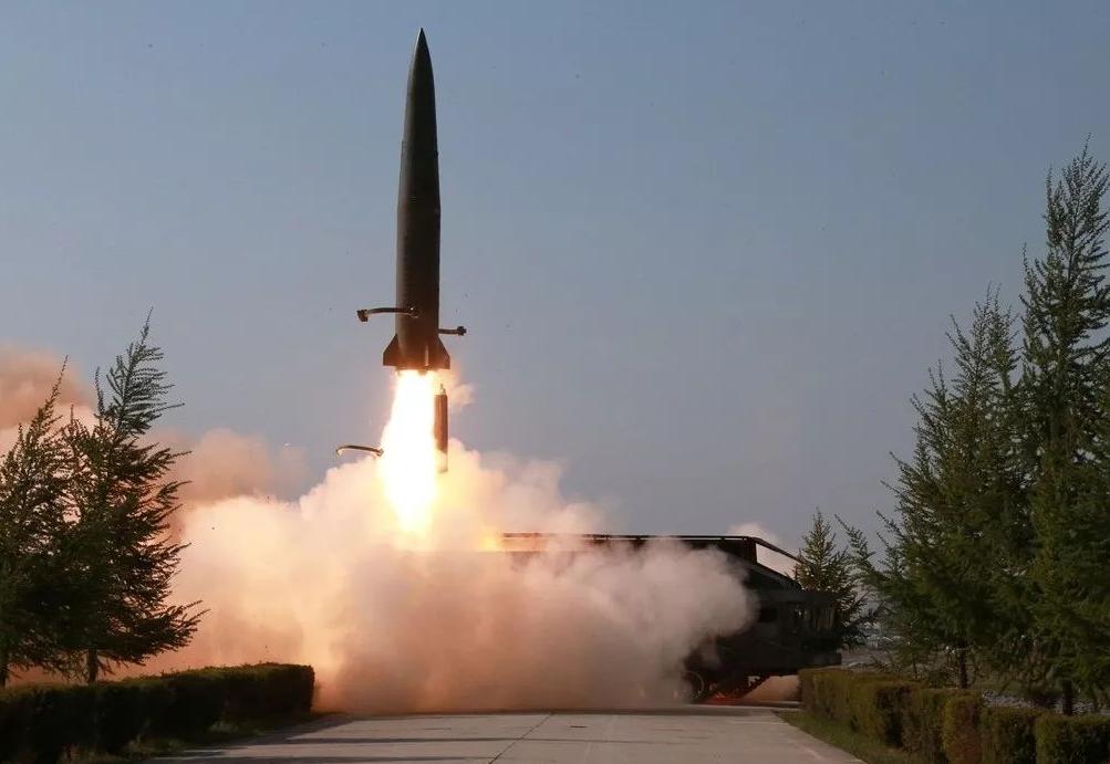 对于当今的美国，尤其是特朗普，唯一可以震慑他们的是核武器，以及将核武器投送到特定