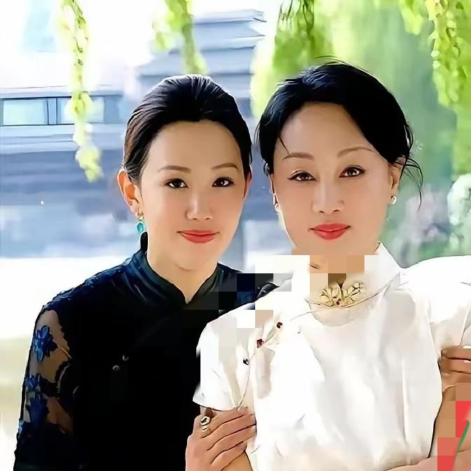 王姬女儿高丽雯领证3个月，一分彩礼没见着。王姬连夜飞回北京，进门第一句：“那人是