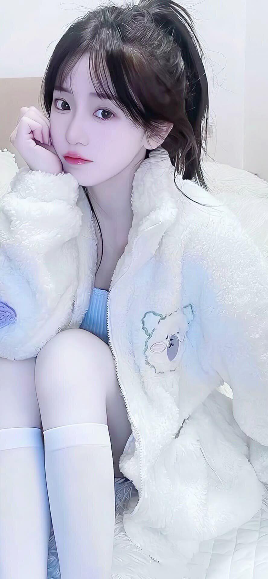 我交过六个男朋友，每个男朋友交往的时间都没超过六个月。他们六个的，我都给了，男朋