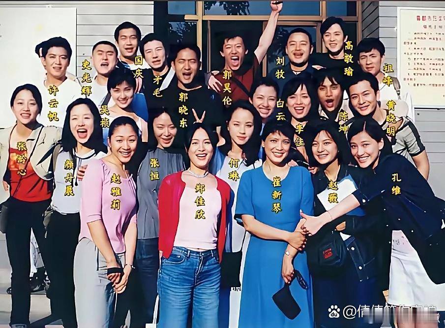 现在算是懂了，黄晓明一出道即主角不是没道理的！从颜值到气质，再到那份自然的表演张