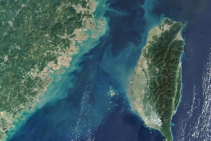 福建舰刚霸气穿航台湾海峡，欧洲三国就急得跳脚。 时间拨回23日左右，解放军航