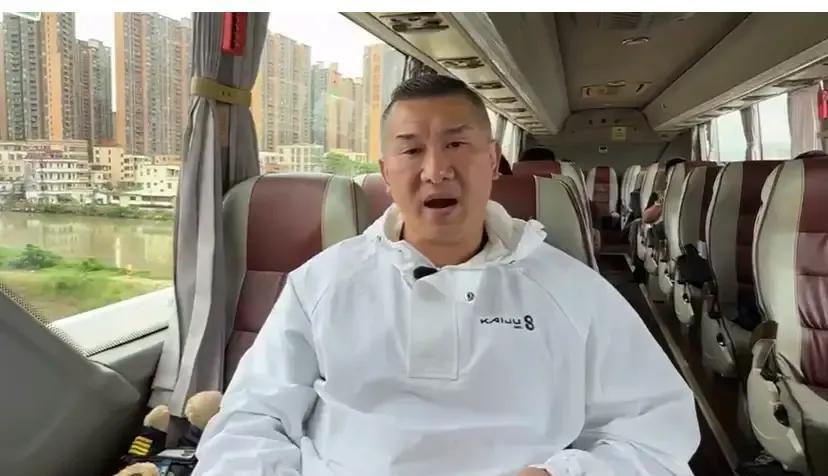 馆长直播93大阅兵将产生三个作用馆长有点着急了，中天小姐姐申请回到祖国的首都参