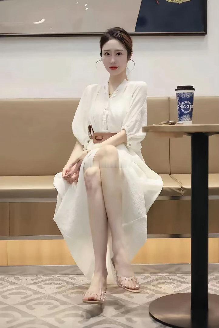 一白遮三丑，皮肤白的人就是好看