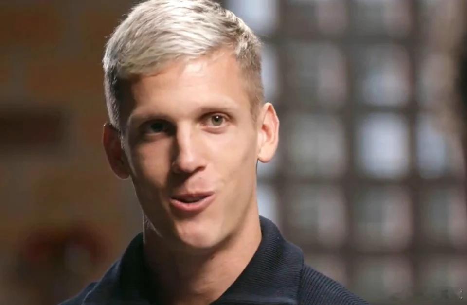 奥尔莫发声：巴萨风格绝不改！欧冠冲冠+怒怼大选拿球员开刀巴萨中场奥尔莫接受RAC