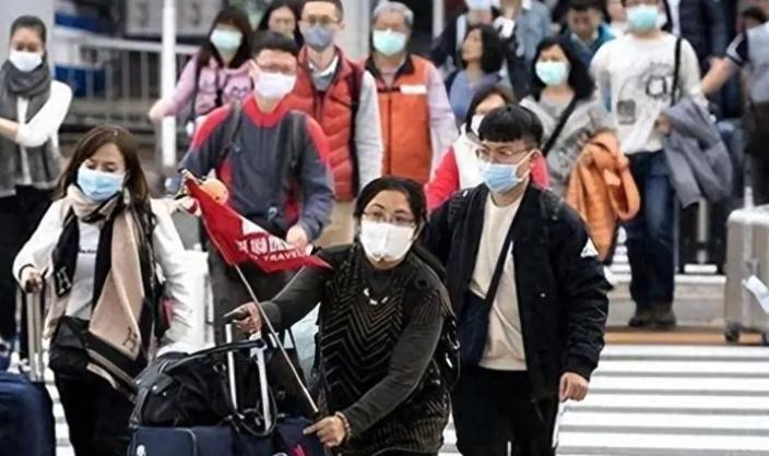 美国打死都没想到！当年把中国外逃的上千名贪官当成“香饽饽”，死活不肯遣返，明里