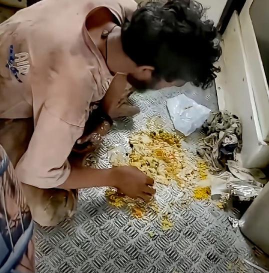 我不建议大家看到这个而因此嘲笑印度人。能做出这种事情的人，肯定是印度的贱民。