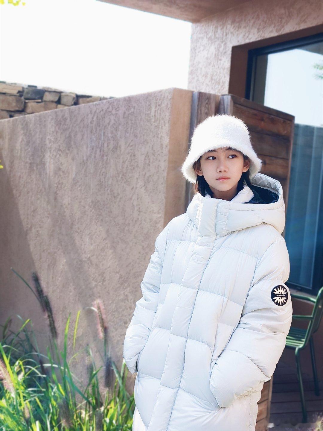 🍉时代峰峻出品的校园剧《我们的少年时代2》阵容特邀领衔出演：田栩宁男主演：张桂