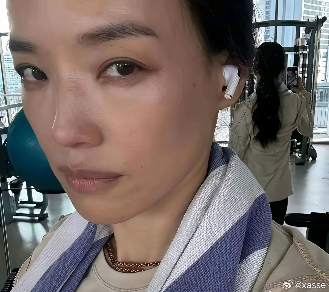 我真的太佩服舒淇了，居然敢分享自己素颜的样子。