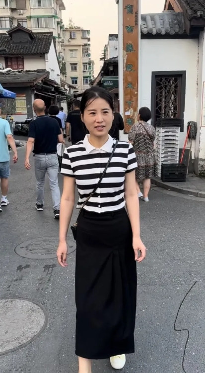 28岁妹妹被男友拖婚5年：'没钱没事业'是借口还是真心？爱情长跑该继续还是止损？