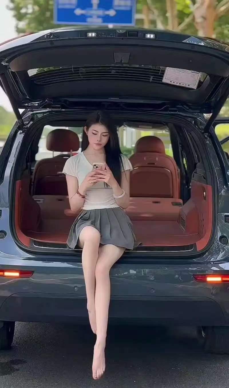 听我一句劝，不管你买不买车，你都会感激我！1.油车：20万买入，10年油费