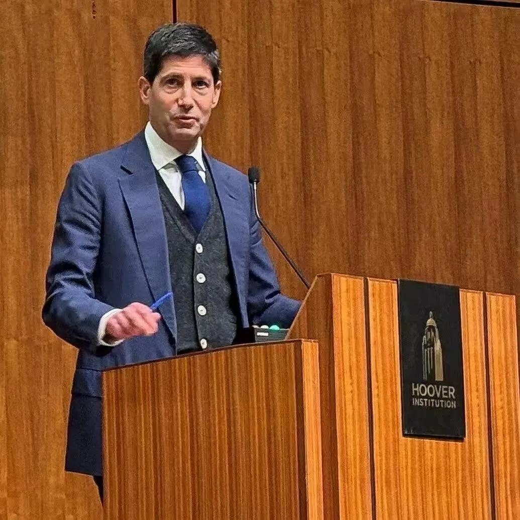 劳动力市场快撑不住了，今年可能还要降息一两次。美联储内部的鸽派声音突然变得异常响