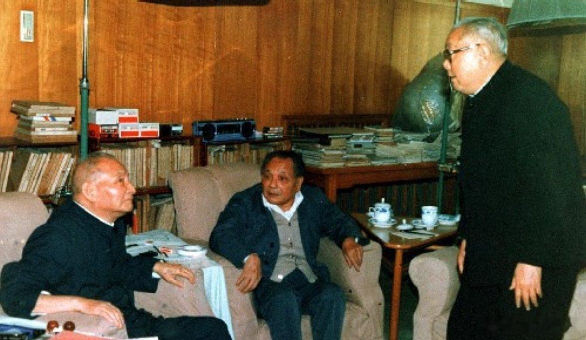 邓小平、陈云、李先念在强制计生一胎化问题上的表态1979年10月15日，邓小平会