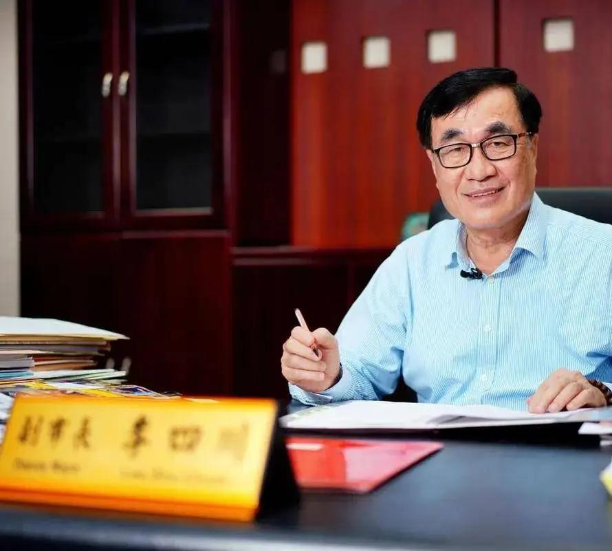 苏巧慧民调“超车”李四川，新北市真会变天？新北是台湾第一大市，选民近400