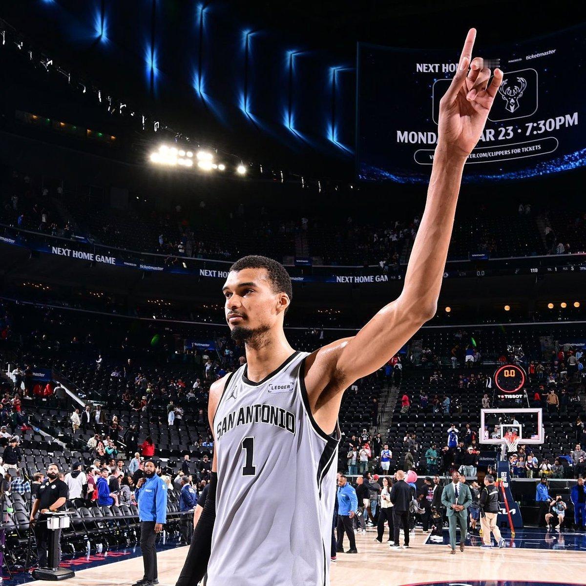 肯德里克·帕金斯谈文班亚马想要MVP和DPOY：“文班，谢谢你兄弟，真的谢谢你。