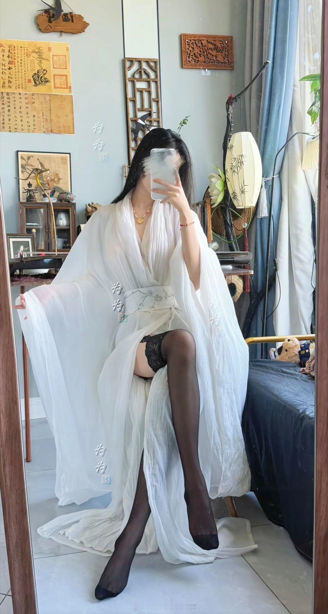 今天大a很不给面子啊，跌这么多？弄得我今天就赚了个饭钱。