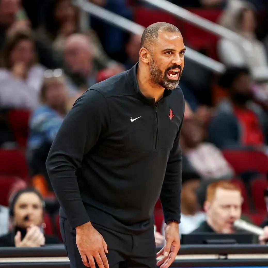 罕见，确实不多见，加时赛领先13分，最后被逆转，火箭本赛季是即送微暖，又花式整活