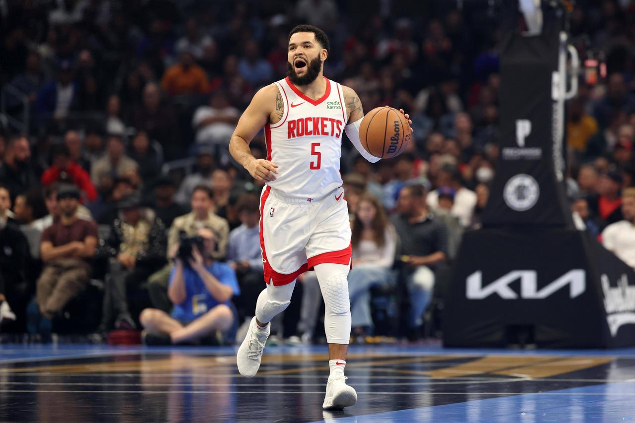 杜兰特确实老了看了十几年的杜兰特，不得不承认，杜兰特老了，年轻的杜兰特也不善于